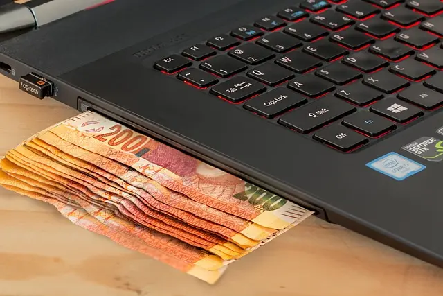 Jak skutecznie korzystać z deali i promocji w internecie?